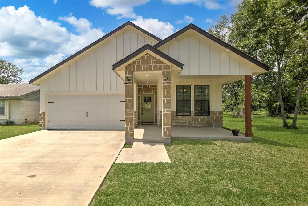 502 S Carroll Street La Porte, TX 77571