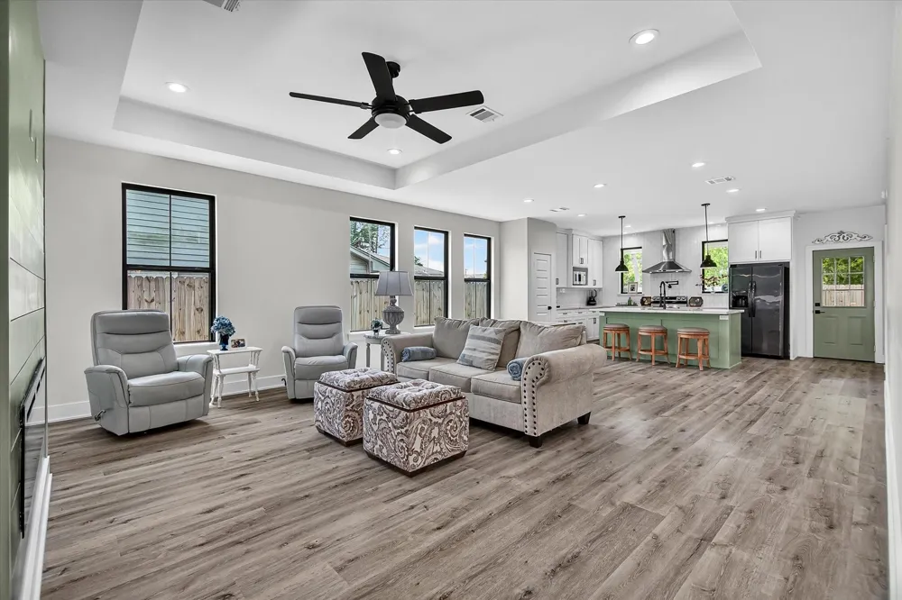 502 S Carroll Street La Porte, TX 77571