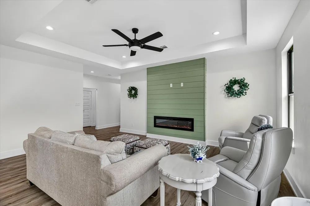 502 S Carroll Street La Porte, TX 77571