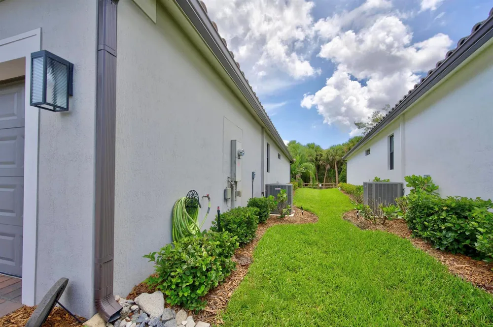 3862 White Alder Way Vero Beach, FL 32967