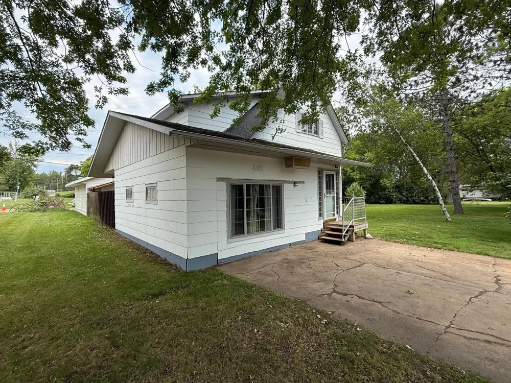 410 W 2nd Avenue Keewatin, MN 55753