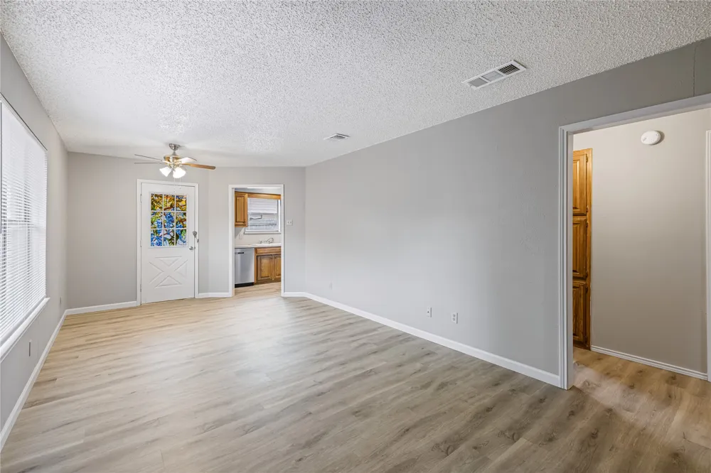 321 Gardenview Street Denton, TX 76207