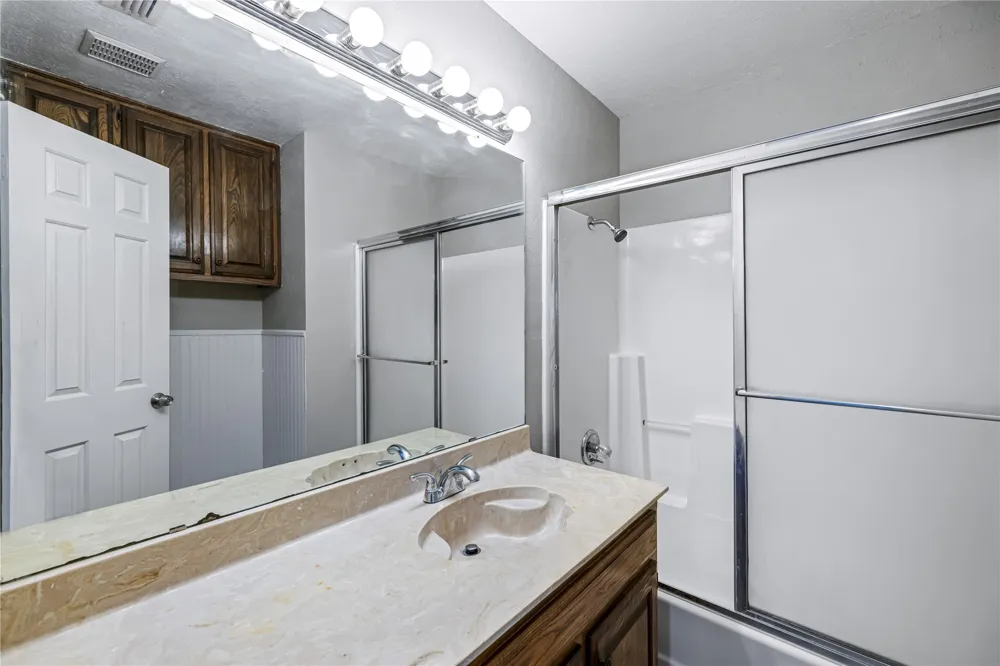 321 Gardenview Street Denton, TX 76207