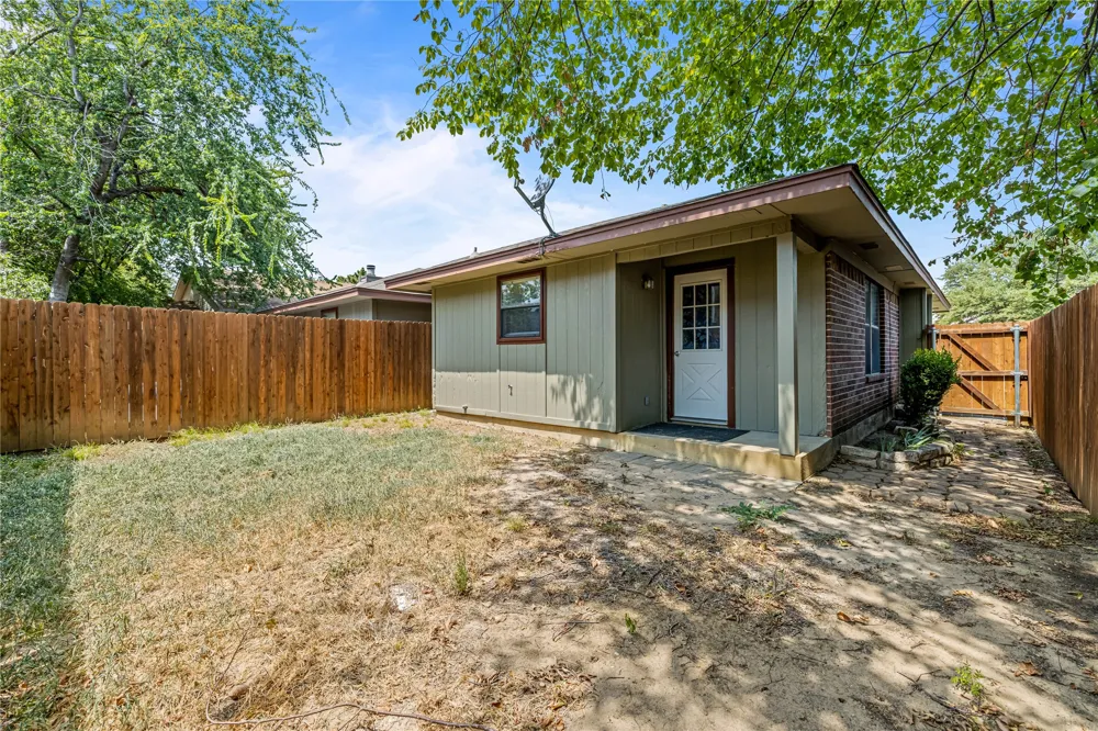 321 Gardenview Street Denton, TX 76207