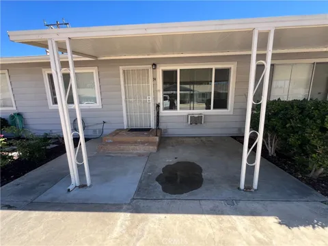 150 E Lakeshore