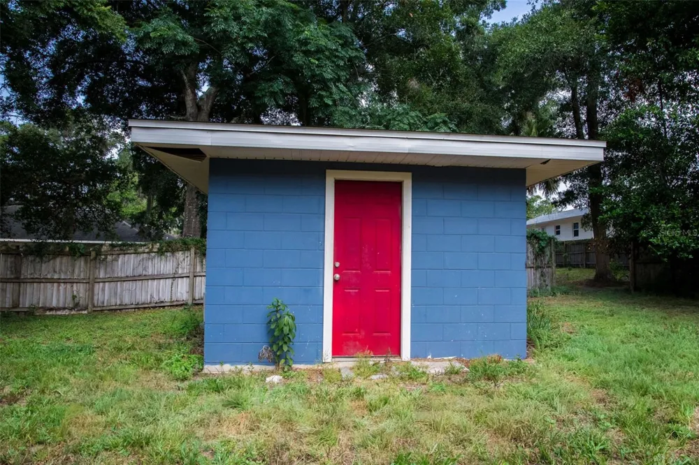 900 KENTUCKY BOULEVARD Eustis, FL 32726