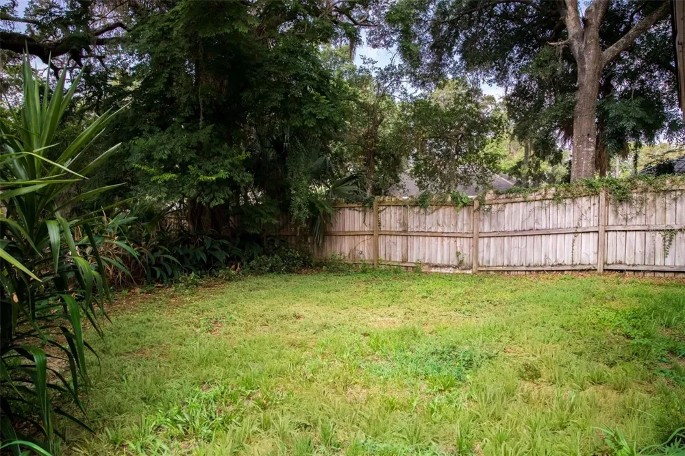 900 KENTUCKY BOULEVARD Eustis, FL 32726