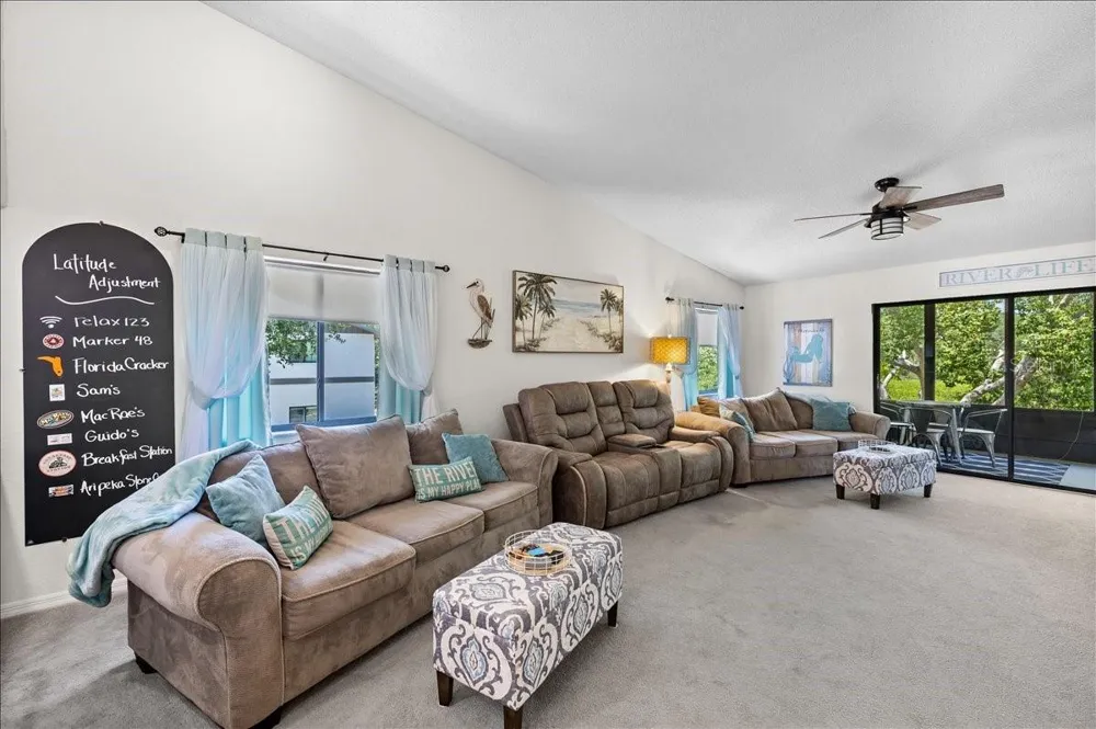 6653 RIVER RUN BOULEVARD #6653 Weeki Wachee, FL 34607