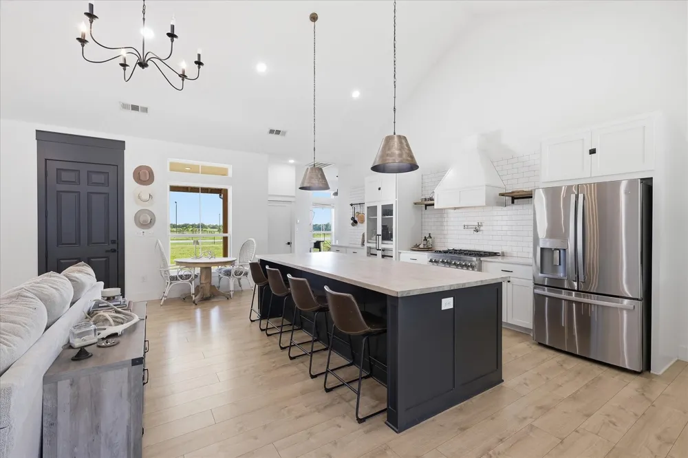 596 County Road 4668 Rhome, TX 76078