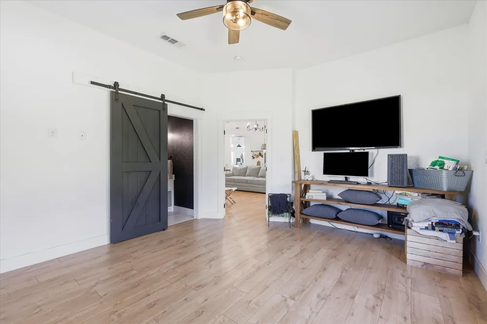 596 County Road 4668 Rhome, TX 76078