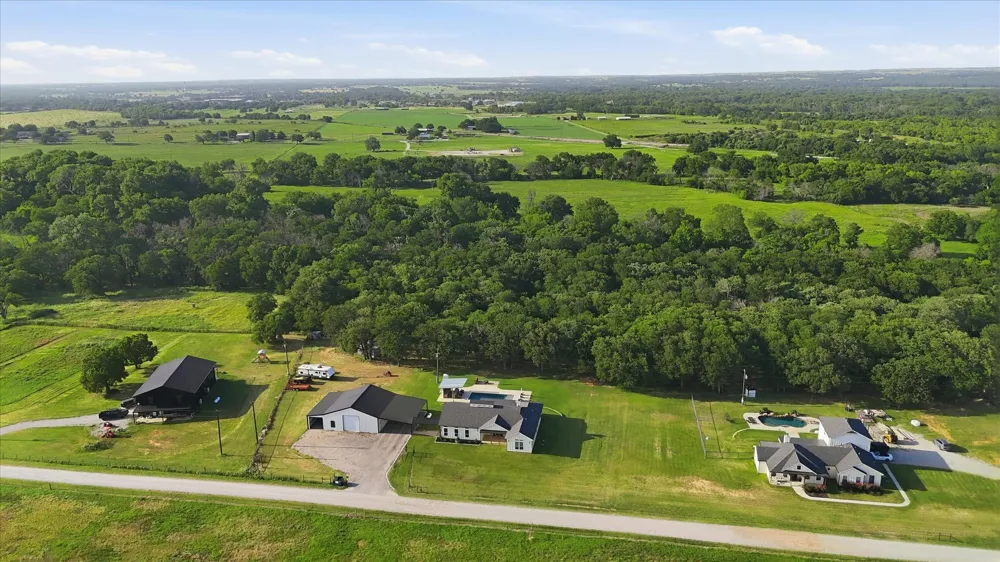 596 County Road 4668 Rhome, TX 76078
