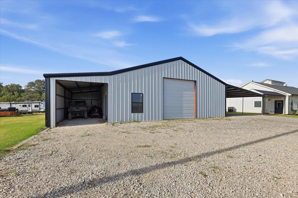 596 County Road 4668 Rhome, TX 76078