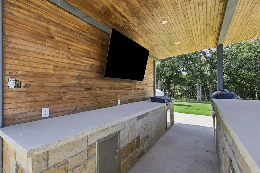 596 County Road 4668 Rhome, TX 76078