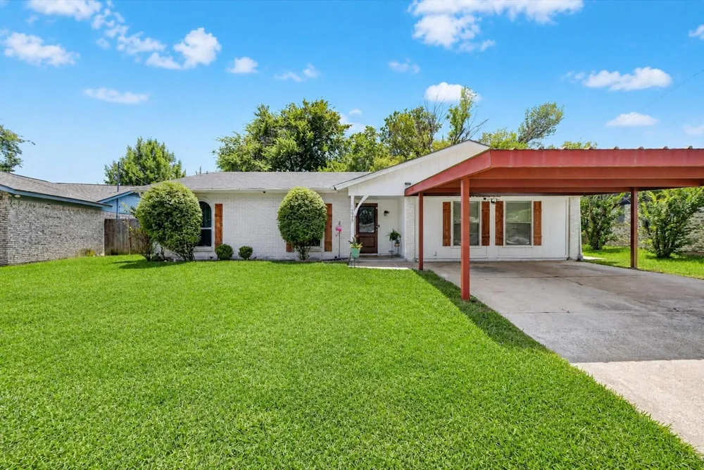 6929 Declaration Street Watauga, TX 76148