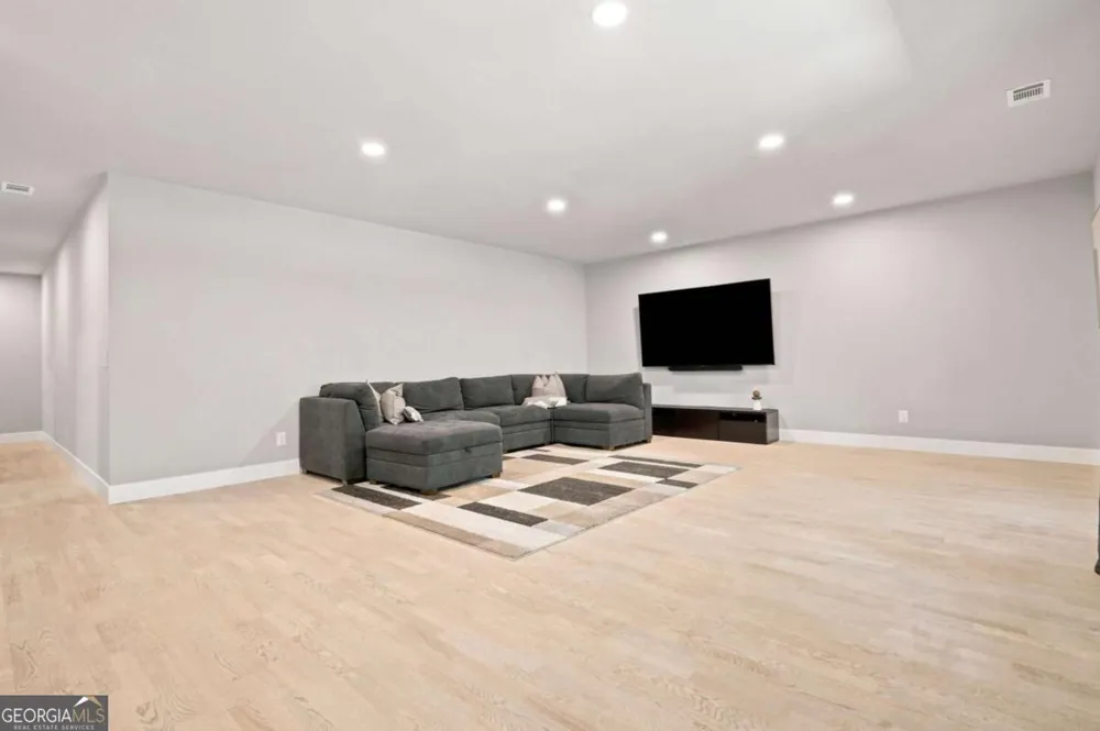 5545 Our RD Oakwood, GA 30566