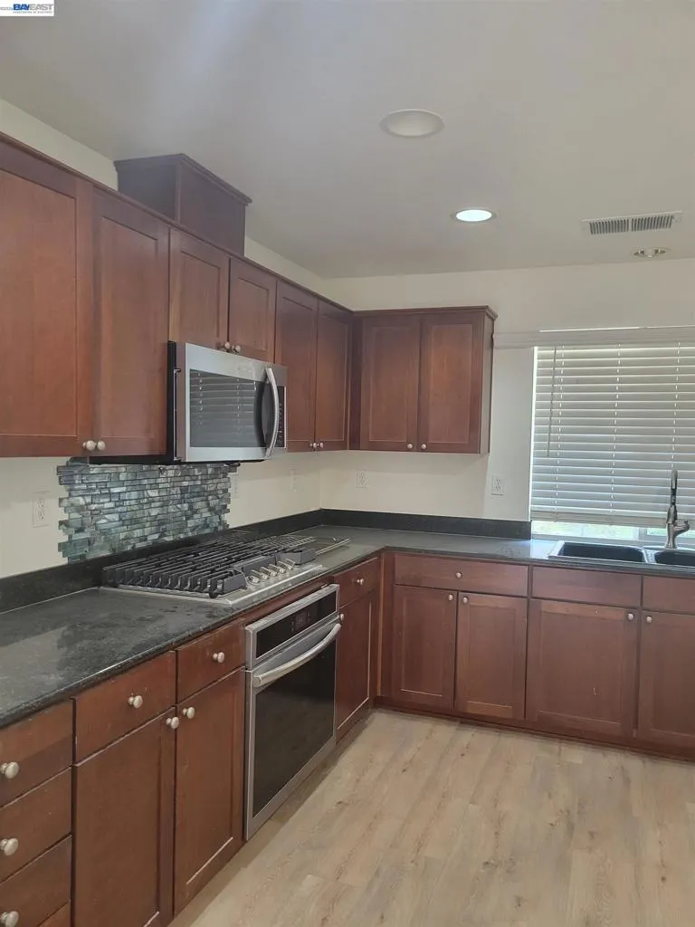 313 Turnstone Cir Pittsburg, CA 94565