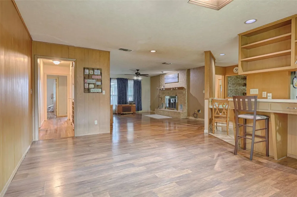 725 S Market Street Flatonia, TX 78941