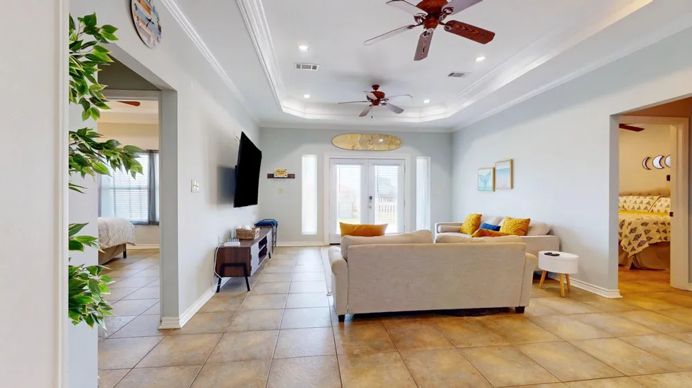 2010 Vista Dr Crystal Beach, TX 77650