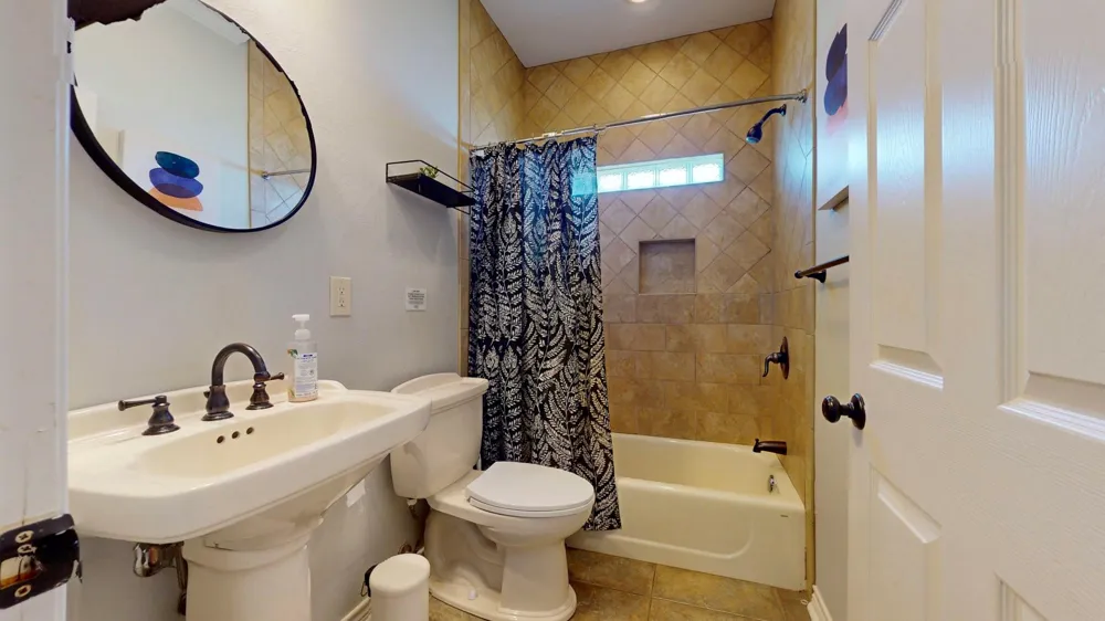 2010 Vista Dr Crystal Beach, TX 77650