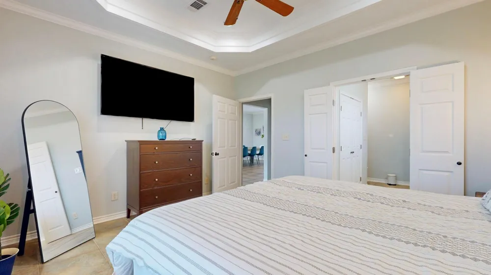 2010 Vista Dr Crystal Beach, TX 77650