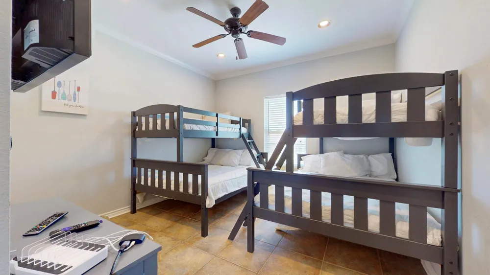 2010 Vista Dr Crystal Beach, TX 77650