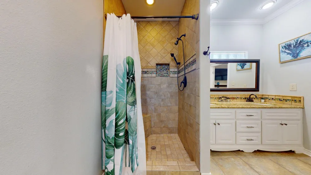 2010 Vista Dr Crystal Beach, TX 77650