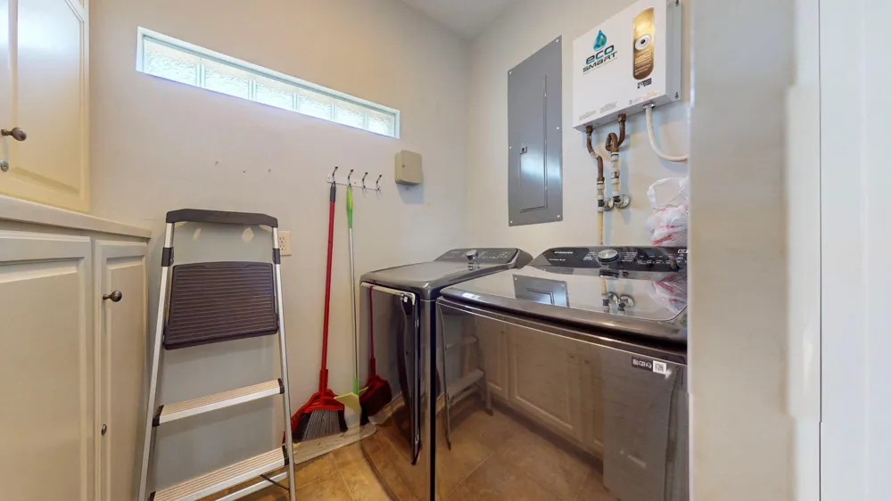 2010 Vista Dr Crystal Beach, TX 77650