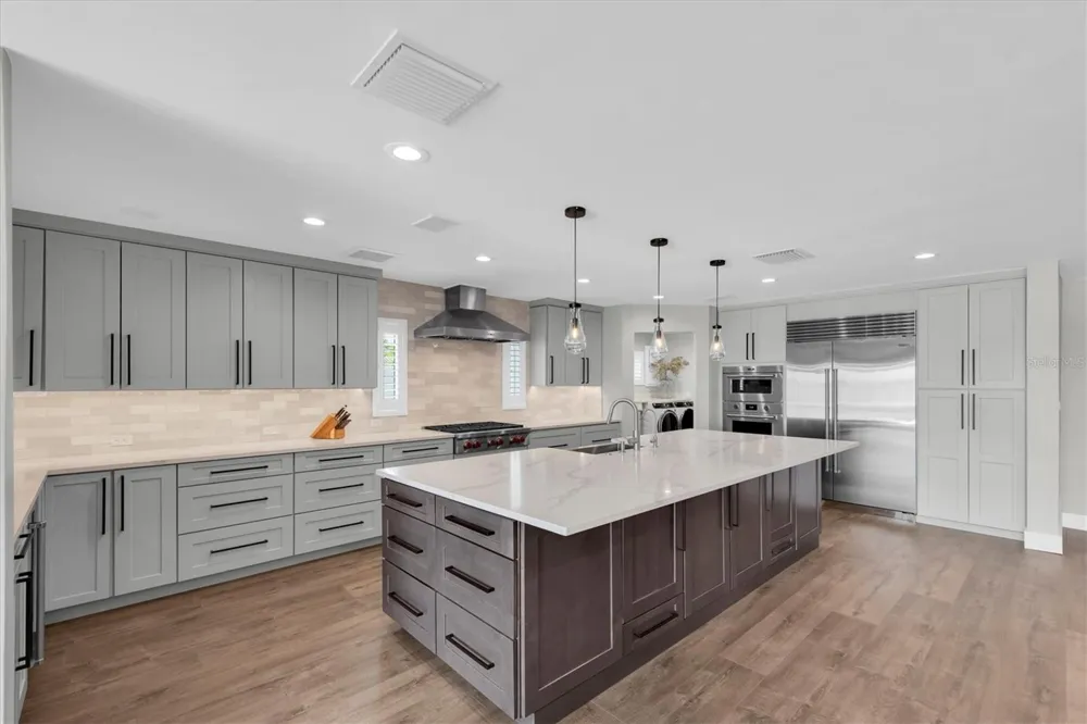 303 BATH CLUB BOULEVARD North Redington Beach, FL 33708