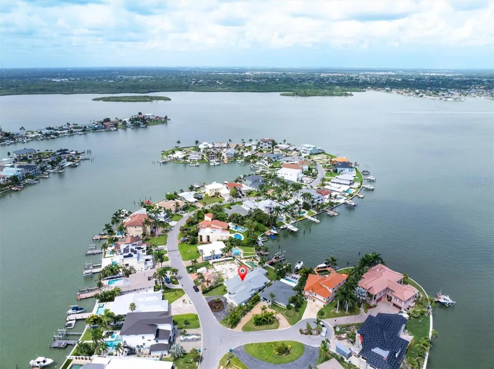 303 BATH CLUB BOULEVARD North Redington Beach, FL 33708