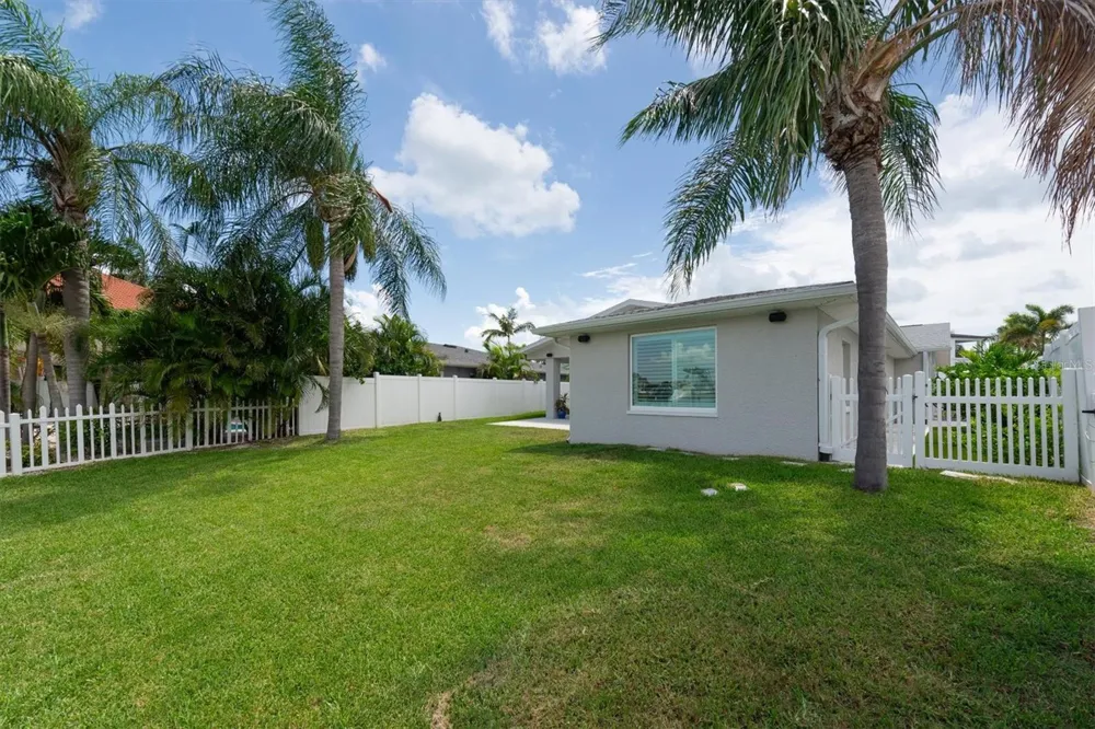 303 BATH CLUB BOULEVARD North Redington Beach, FL 33708