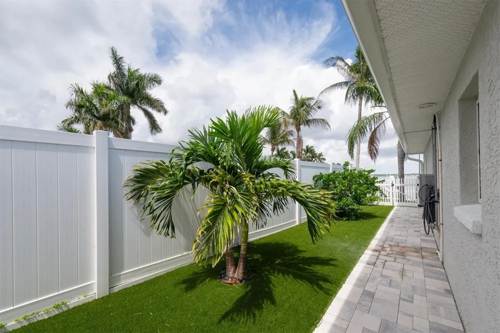 303 BATH CLUB BOULEVARD North Redington Beach, FL 33708