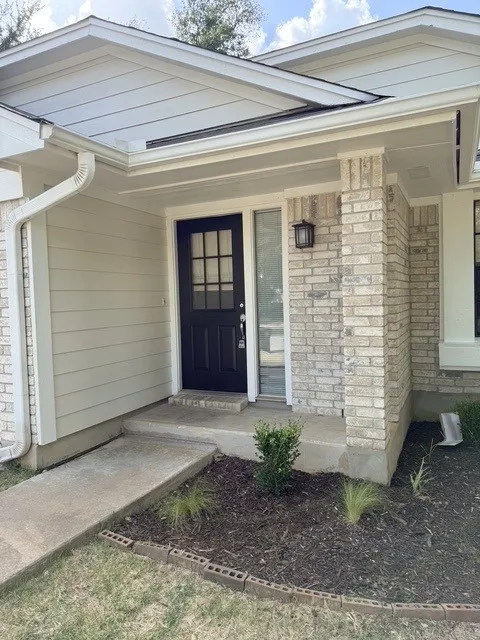 1920 White Oak Circle Round Rock, TX 78681