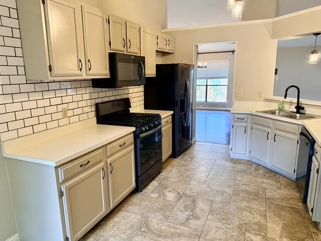 1920 White Oak Circle Round Rock, TX 78681