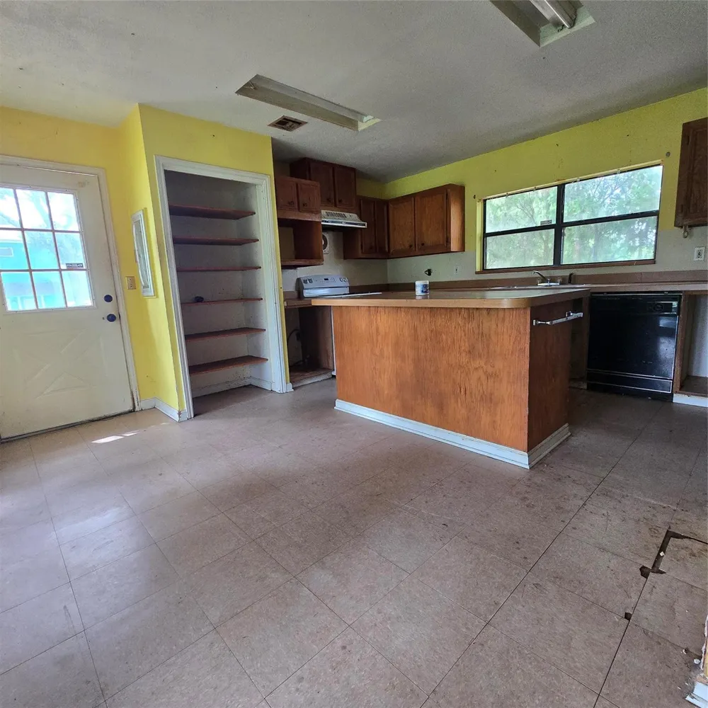 1471 Private Road 652 Sargent, TX 77414