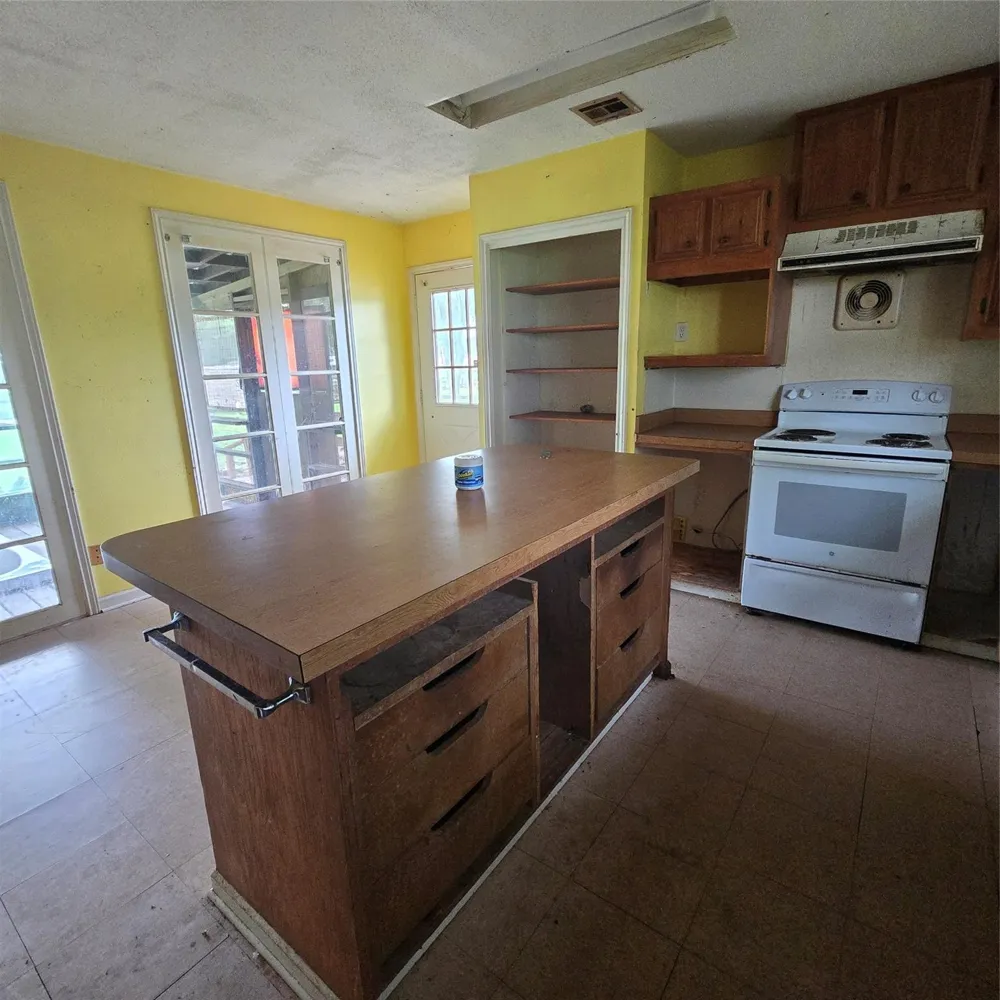 1471 Private Road 652 Sargent, TX 77414
