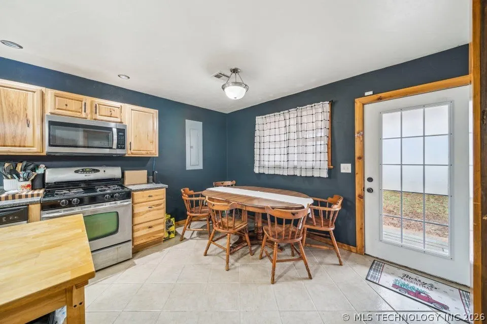 396 Cherokee Lane Bluejacket, OK 74333