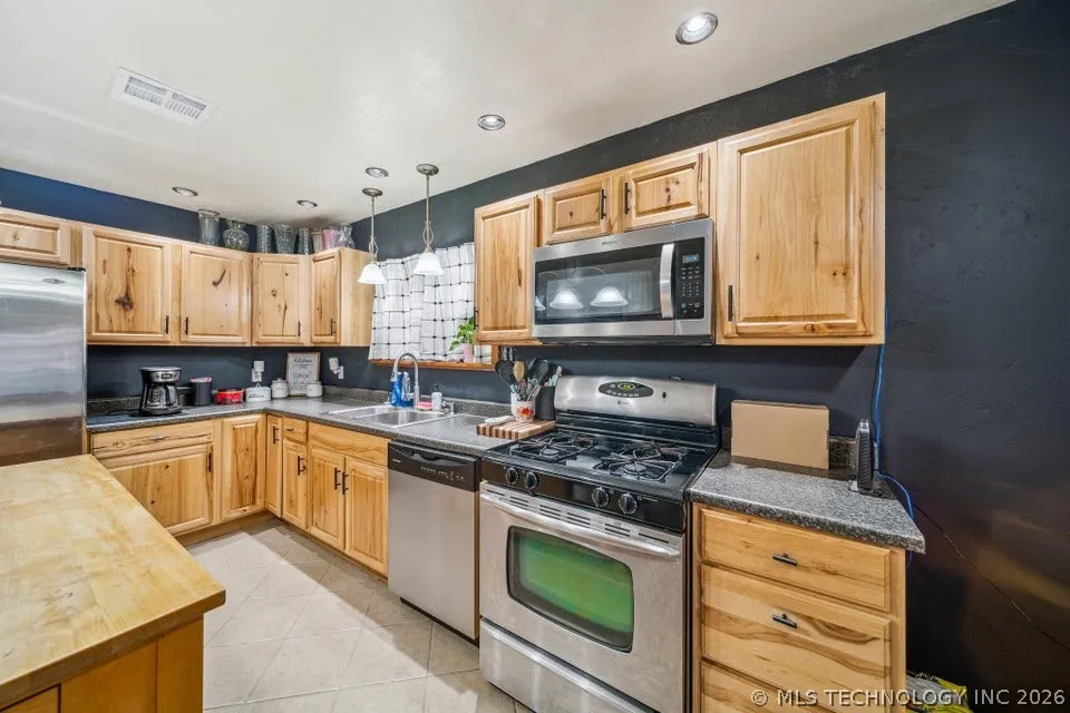 396 Cherokee Lane Bluejacket, OK 74333
