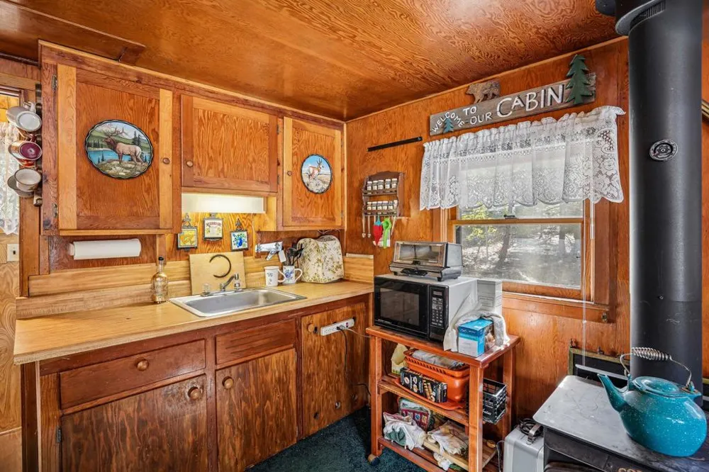 25145 Fern Valley Road Idyllwild, CA 92549