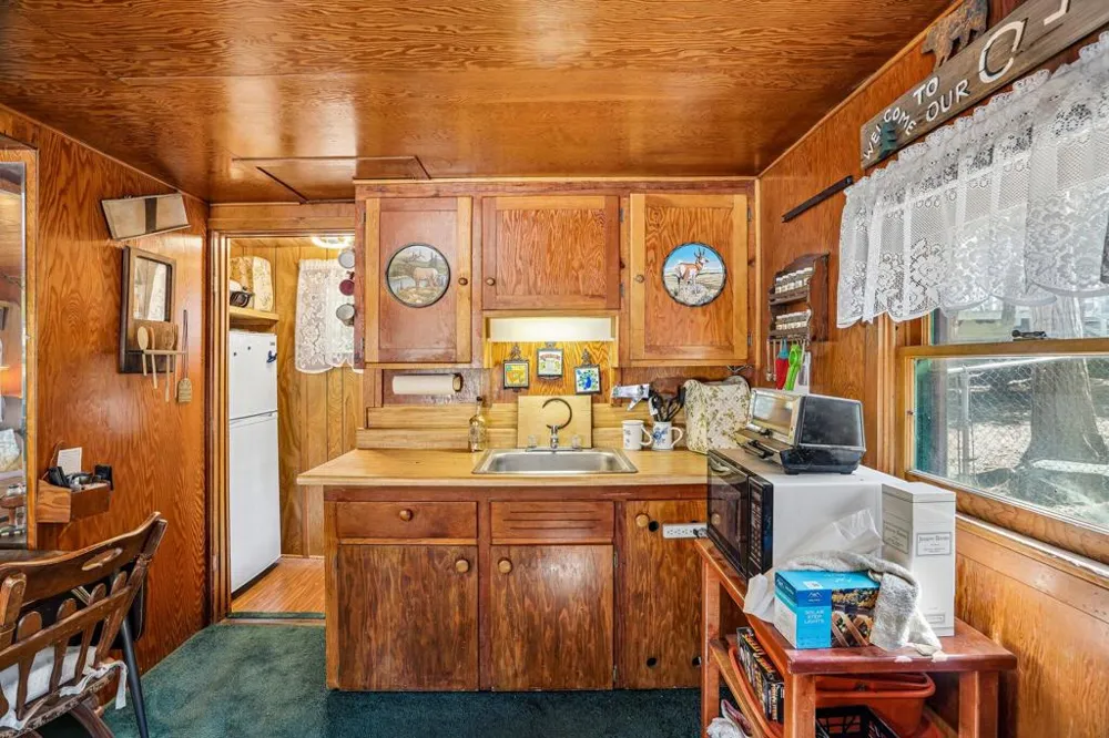 25145 Fern Valley Road Idyllwild, CA 92549