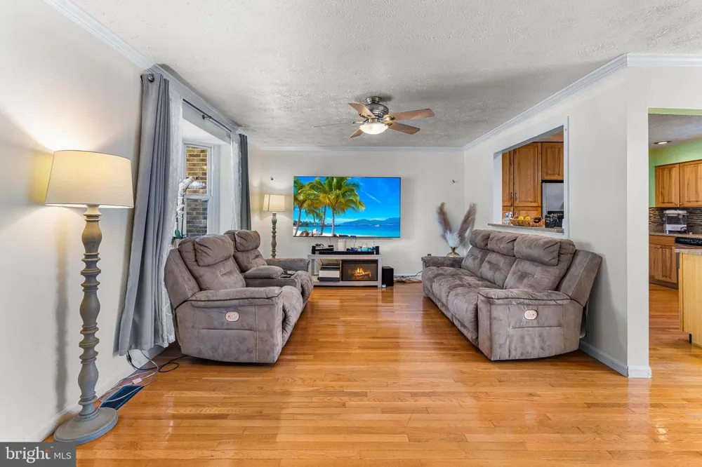 2256 WESTWOOD DRIVE Waldorf, MD 20601