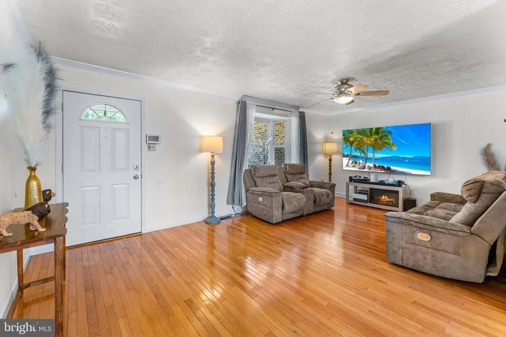 2256 WESTWOOD DRIVE Waldorf, MD 20601