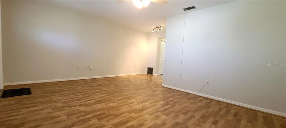 911 WASHINGTON AVENUE #305 Largo, FL 33770