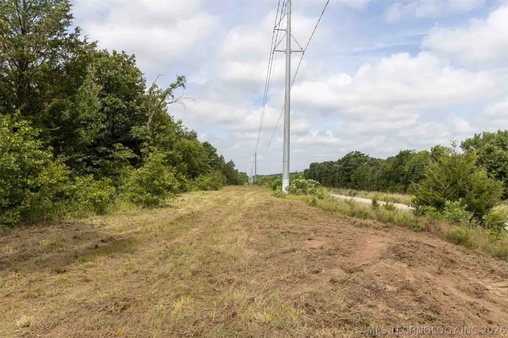15 E 1180 ROAD Okemah, OK 74859