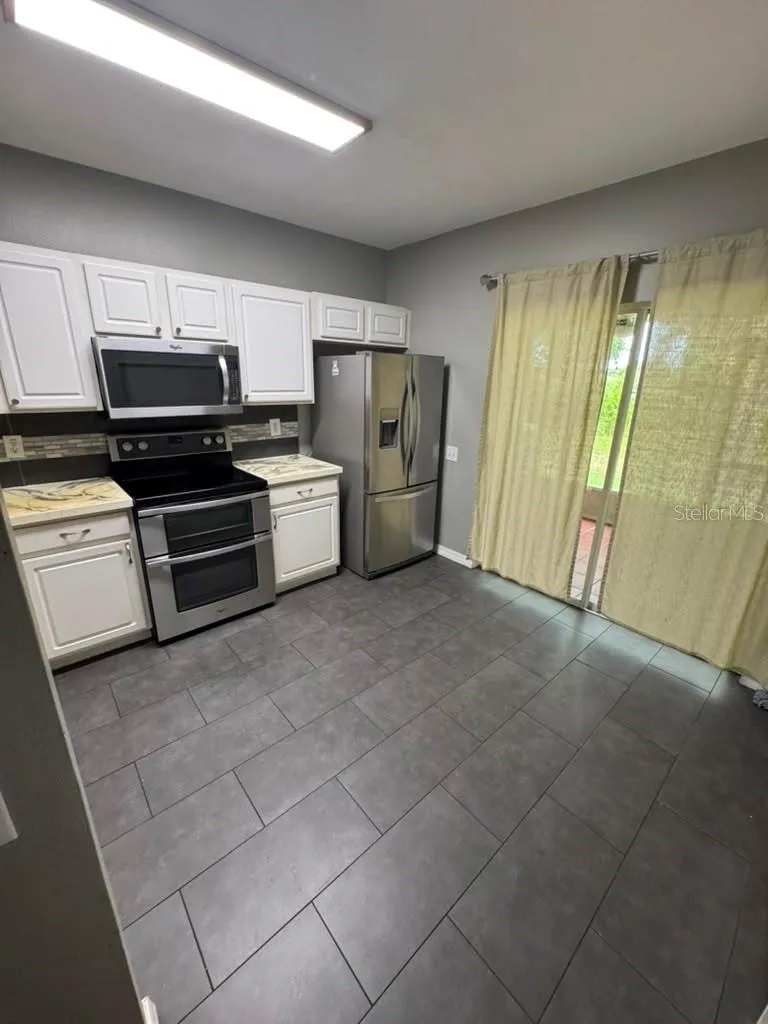 2454 LAKE WOODBERRY CIRCLE Brandon, FL 33510