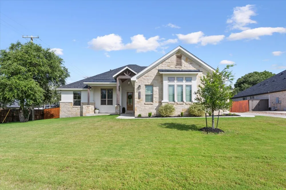 5017 Bella Charca Parkway Nolanville, TX 76559