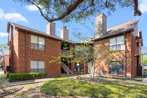 3100 Walnut Bend Lane #120