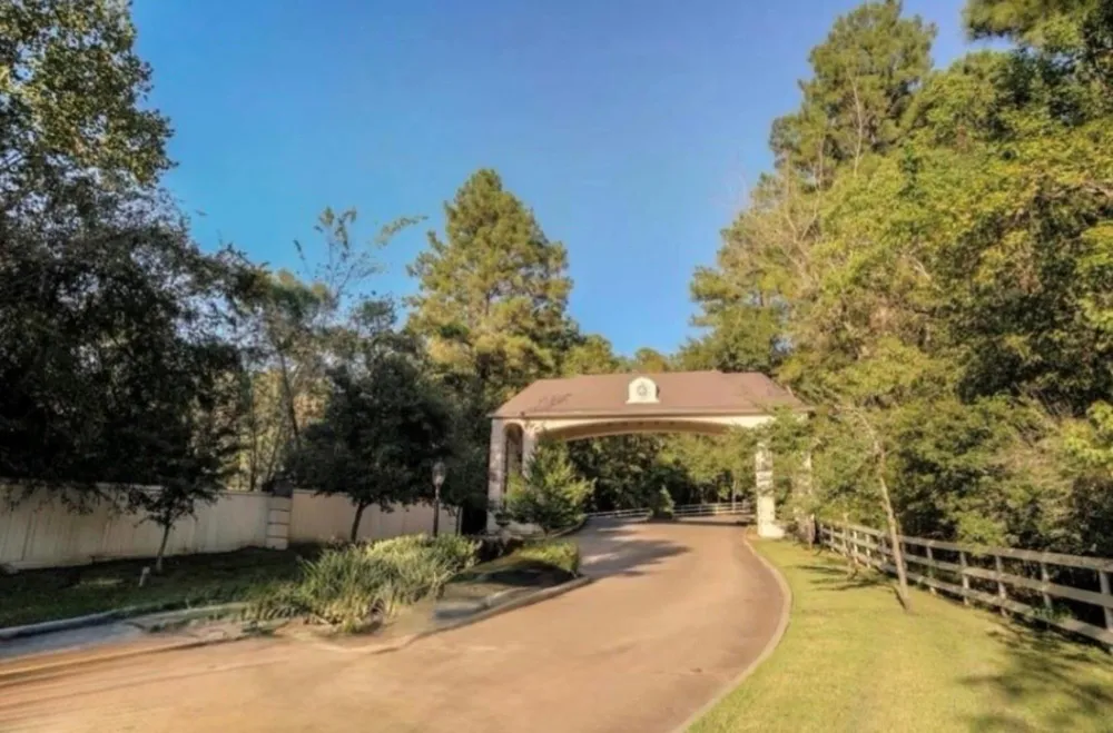 7389 Teaswood Drive Conroe, TX 77304