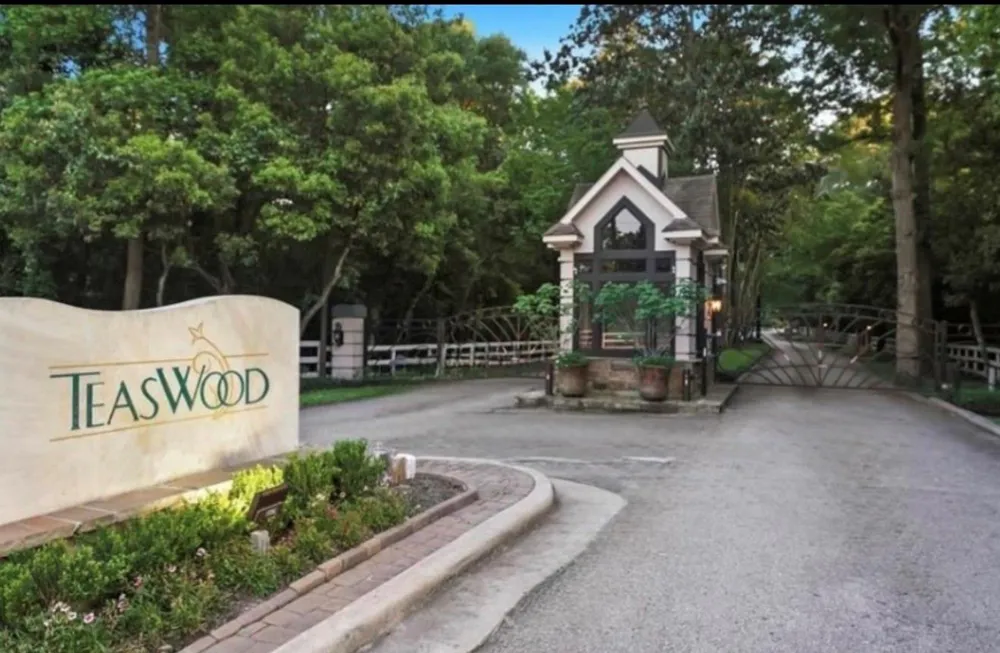 7389 Teaswood Drive Conroe, TX 77304