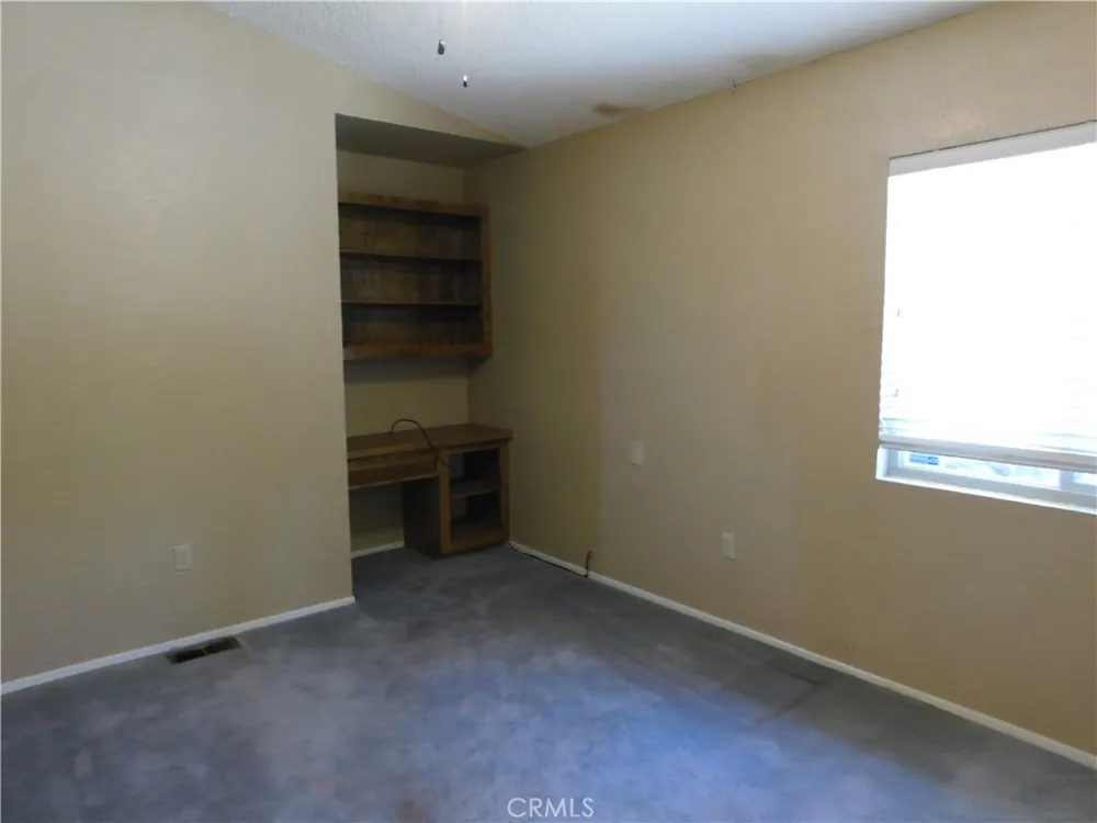 14306 Dover Mojave, CA 93501