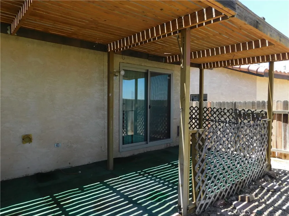 14306 Dover Mojave, CA 93501